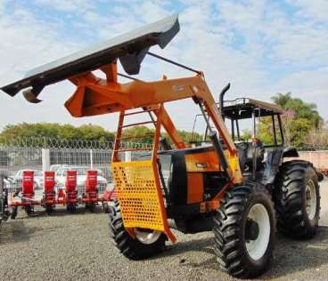 Trator valtra 1280 4x4 ano 2006 com lamina