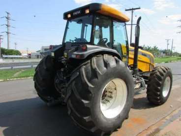 Trator agrícola valtra bh 205i 4x4 ano 2010