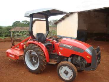 Trator agrale modelo 4100 4x2 agricola ano 2003 c