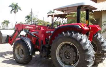 Trator massey ferguson 4292 com conjunto de concha