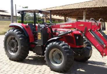 Trator massey ferguson 4292 com conjunto de concha