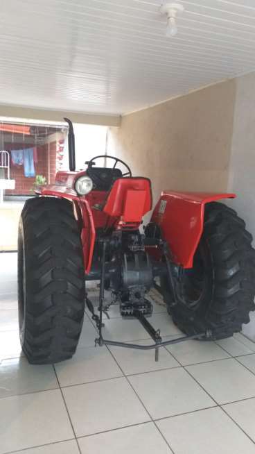 Trator massey fergusson mf. 235 ano 1979