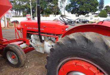 Trator massey ferguson 65 x 4x2 ano 70