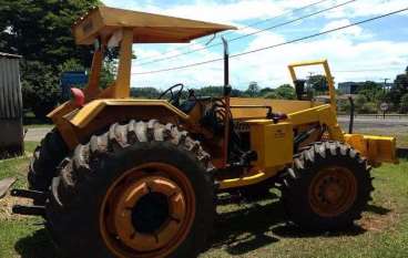 Trator valtra/valmet 118 com conjunto de lamina