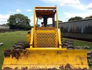 Trator valtra/valmet 118 com conjunto de lamina