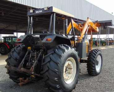 Trator valtra 1280 4x4 ano 2006 com lamina baldan