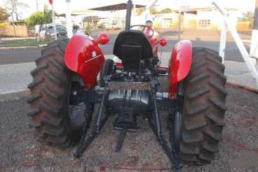 Trator massey ferguson 55 x 4x2 ano 73