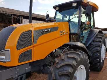 Trator agrícola valtra bm125 4x4, ano 2011