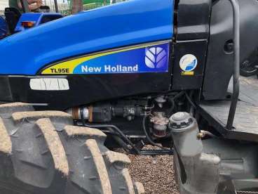 Trator de pneus agricola new holland tl 95