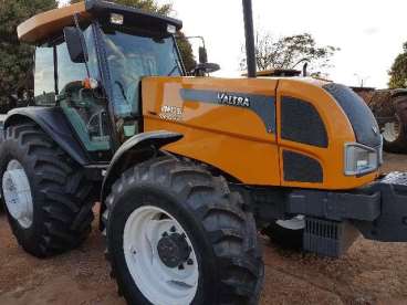 Trator agrícola valtra bm125 4x4, ano 2011