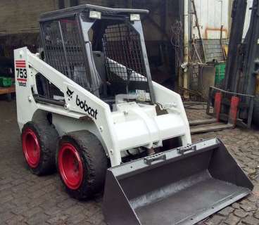 Mini-carregadeira bobcat 753