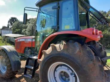 Trator massey ferguson 4292 ano 2011 cabine