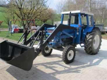 Tractor ford5000 com carregardor frontal