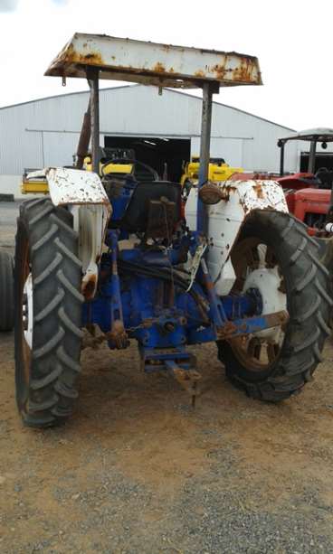 Trator ford 6610 1985