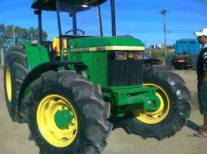 Trator john deere 5700 2001