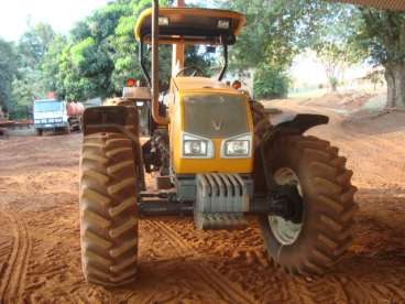 Trator valtra a-850 4x4 ano 2009