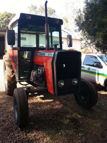 Tratores massey ferguson 275 4x2 cabinado 1981