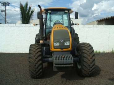 Tratores valtra bt 150 4x4 ano 2011